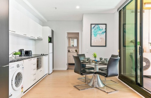 Adelaide Central Business District Apartment | Adelaide City Lights Apt | 2BR + Parking + Cinema