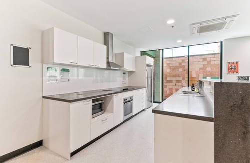 Adelaide Central Business District Apartment | Adelaide City Lights Apt | 2BR + Parking + Cinema