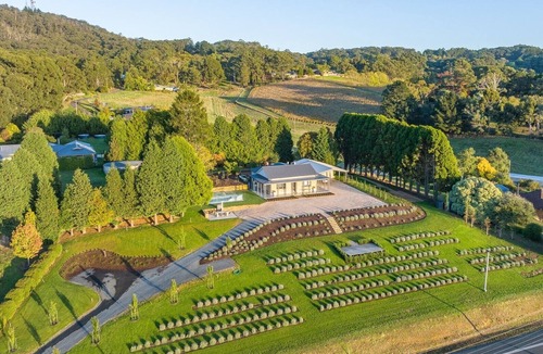 Summertown Cottage | Adelaide Hills luxury cottage with sauna and heated pool, 20 mins from Adelaide