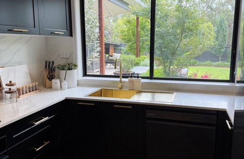 Glenbrook Apartment | Adorable one-bedroom studio with a cozy fire pit