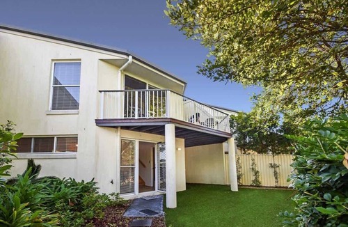 Sunrise Beach Apartment | Advance Retreat On Sunrise Beach Noosa