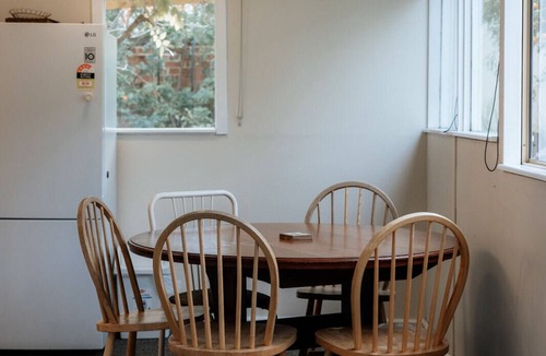 Albany House | Affordable CBD centrally located accommodation
