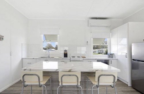 St. Georges Basin House | Affordable, Fully Renovated Cottage