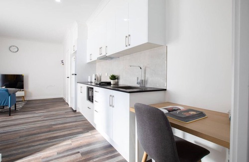 Oxley House | Affordable Private 1BR | Parking A/C Near Train
