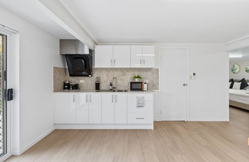 Jindalee House | Affordable Studio|sleeping & living space combined