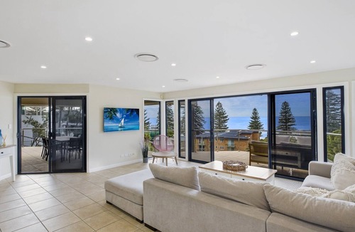 Avoca Beach House | Agave Cove - Great Spot in the Heart of Avoca!