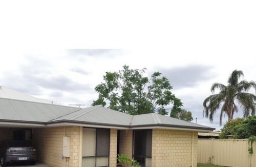 East Cannington House | Airbnb Room to stay at prime location close to all amenities, east Cannington