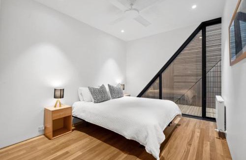 Surf Coast House | Aireys Cliff-Top Gem - Your Ultimate Coastal Escape