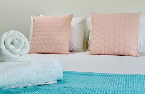 Airlie Beach House | Airlie Beach Delight Hop skip jump to everything