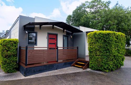 Attwood Resort | Airport Tourist Village Melbourne