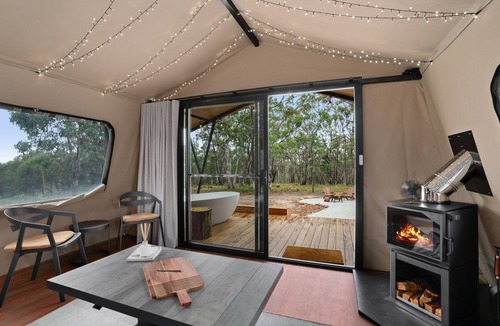 Running Stream Hotel | Akuna Estate