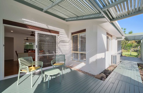Currimundi House | Alice by the Lake Currimundi