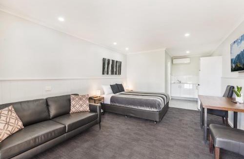 White Hills Hotel | Allara Motor Lodge
