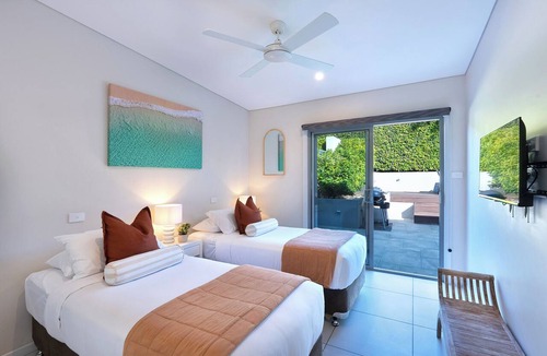 Hyams Beach House | Allure: Panoramic beachfront views. Sunrise views over the ocean at Hyams Beach