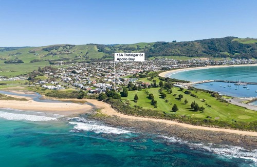 Apollo Bay House | Alpha Centauri - 50m to Beach, Harbour and Golf Course Location