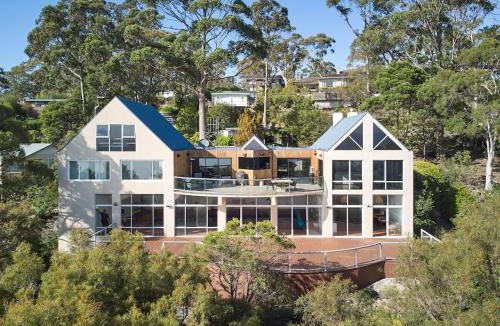 Mount Nelson House | Alpine Nelson - With Indoor Pool & Sauna