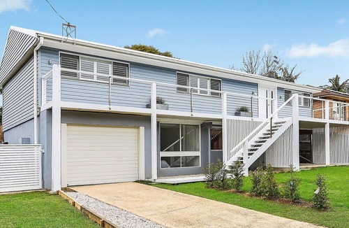 Gerringong House | Amalfi Beach House - walk to the beach