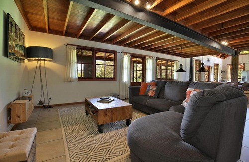 Far Meadow House | Amaroo House - By Berry Getaways