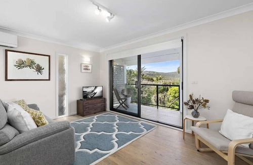 Killcare House | Amazing beach views with a pool. Easy walk to beach and bay