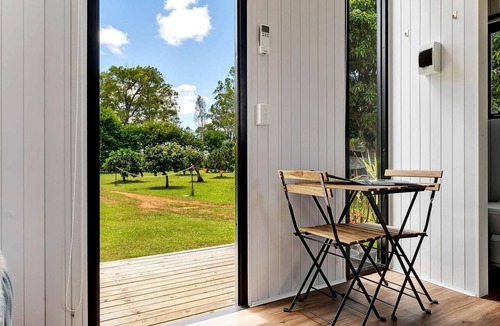Kia Ora Cabin | Amazing Tiny House with Fire Pit in Greens Creek, Queensland