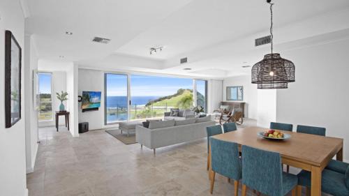 Terrigal House | Amazing Views, Luxury Apartment, Easy Walk To Terrigal Village