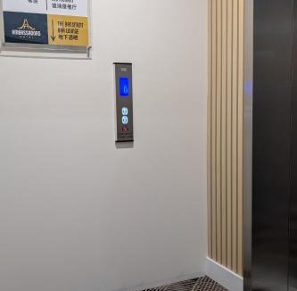 Adelaide Central Business District Hotel | Ambassadors Hotel