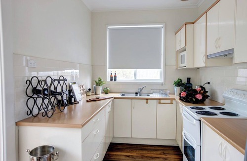 Berrima Cottage | Ambient Cottage, open fire, walk to village. The perfect pet friendly slow stay.