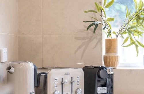 Payneham House | Ambrosia—Relaxed Character Stay near Norwood