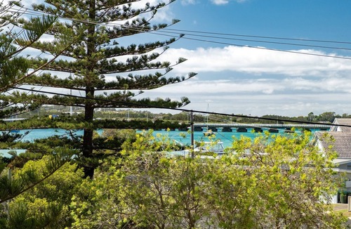 Tuncurry Apartment | Anchorage 33 in central Tuncurry