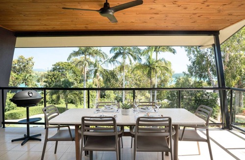 Hamilton Island Apartment | Anchorage 4 & Free Buggy Hamilton Island