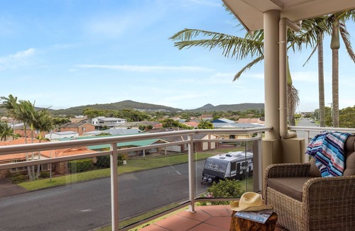 Fingal Bay House | Ancora – Relaxed Coastal Living, Walk to Beach