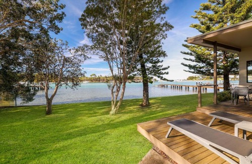 Huskisson Villa | Anglesea Waterfront Bungalow with Spa by Book Jervis Bay