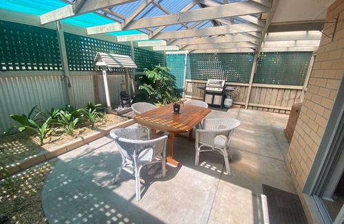 Melville House | Anstey Keep - close to amenities, dog friendly! Off peak special!