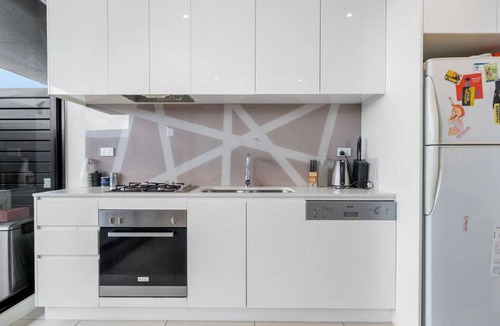 Essendon North Apartment | apartment house room near cbd melbourne and everything rent buy sell