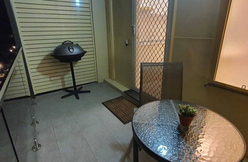 Griffith Apartment | Apartment in Griffith with Free Parking & Wi-fi