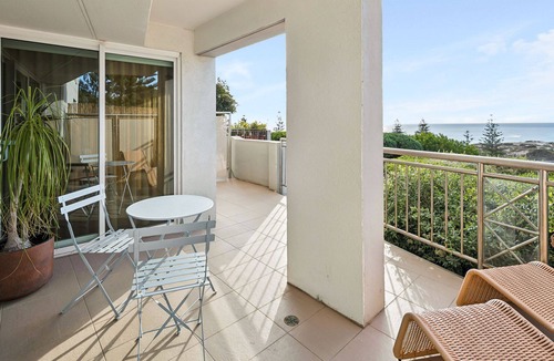 Scarborough Apartment | Apartment R111 - Designer Style and Elegance