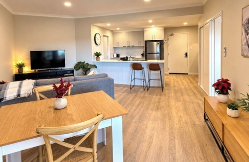 Perth Apartment | Apartment with Balcony & Parking Perth