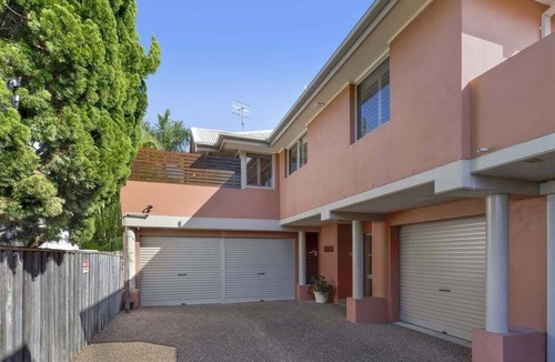 North Avoca Apartment | Applecross Guest Suite- Perfect for a Weekend Escape- Walk to the beach