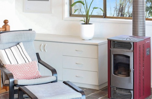 Merimbula House | Aqua La Vista - 4 Bedroom 3 Bathroom - Pet friendly house with views - 5+ nights