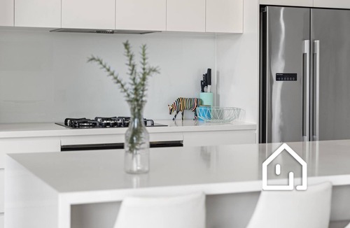 Blairgowrie House | Aqua Luna *1 NIGHT FREE* Stylish Retreat by Koonya Ocean Beach