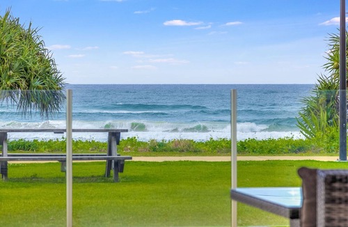 Tugun Apartment | Aqua Solai 1 - Absolute Beachfront Tugun