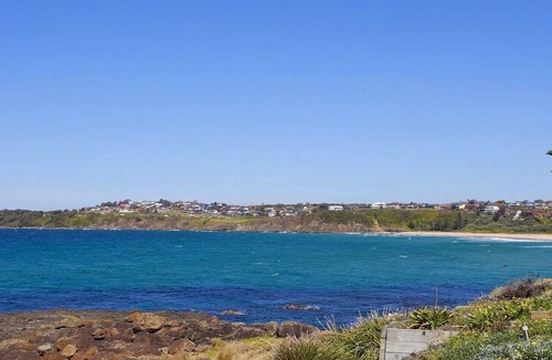 Kiama Downs House | Aqua - views over Jones Beach