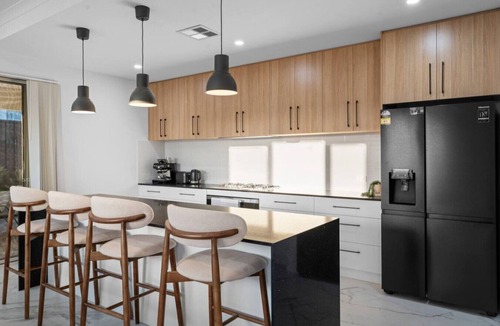 Hillarys House | Art Residence – Luxury Coastal Stay in Hillarys