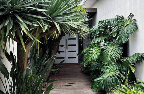 Margaret River House | Arthouse SIX | Your luxe home away from home | Coffee + bike trails at your door