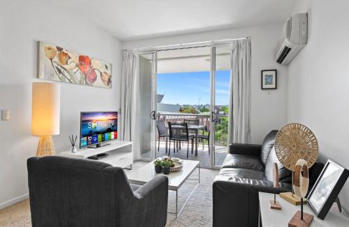 Fortitude Valley Apartment | Artsy Destination Compact & Cosy 2 BR Apart at Valley