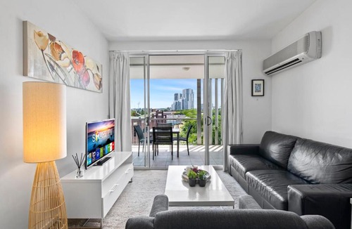 Fortitude Valley Apartment | Artsy Destination Compact & Cosy 2 BR Apart at Valley