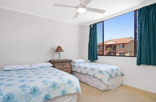 Bilinga Apartment | Athanna 4 - Bilinga/ North Kirra Beachfront