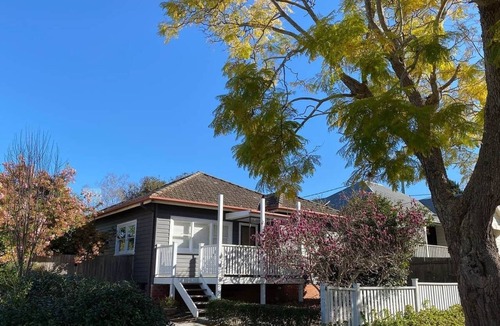 Nowra House | Audreys Nowra: Quiet, central location