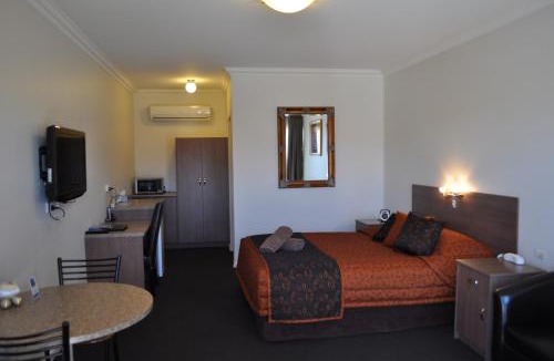 Port Augusta West Hotel | Augusta Courtyard Motel