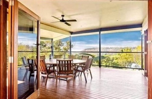 Eagle Heights House | 'Aurora' - coastal views, architectural design